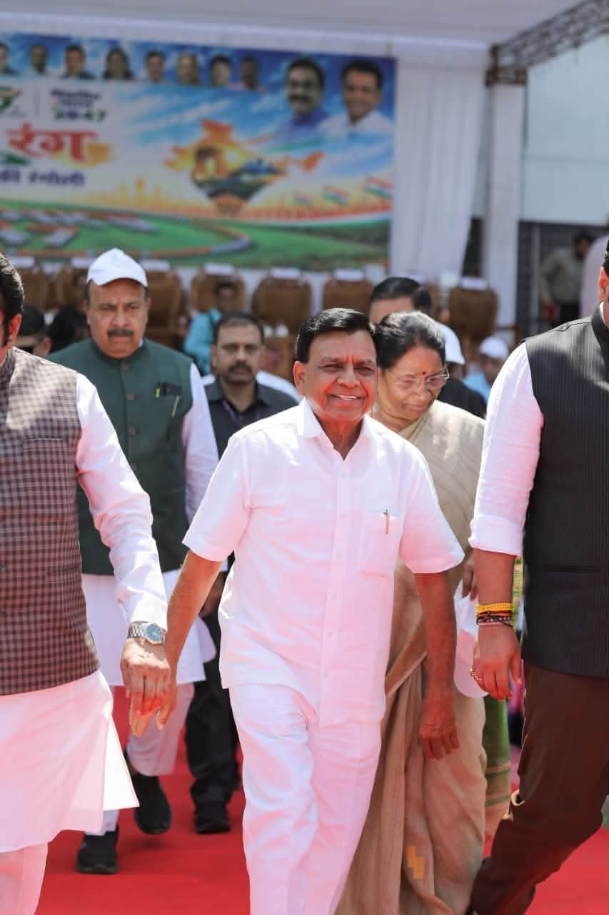 जबलपुर में ‘सेवा संकल्प अभियान’: मानव रंगोली के जरिए युवाओं ने दी प्रधानमंत्री मोदी को 25 वर्षों के सफल कार्यकाल की बधाई