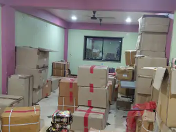 दीपावली से पहले बड़ी कार्रवाई: होटल के कमरे में छिपाकर रखे गए 9 क्विंटल अवैध पटाखे जब्त, संचालक पर केस दर्ज