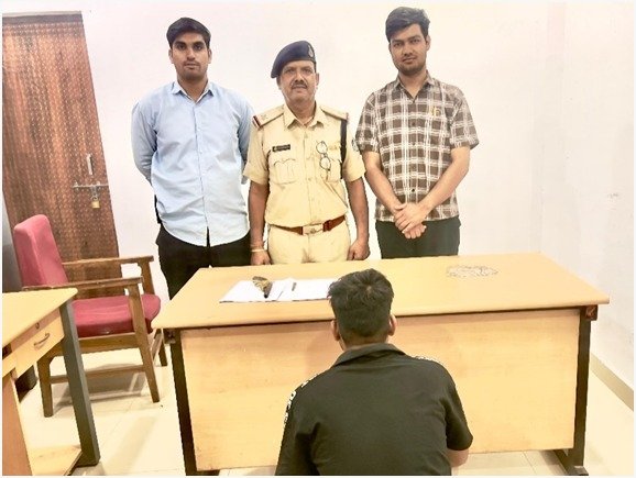 ट्रेन में देशी कट्टा दिखाकर यात्रियों को डराने वाला शातिर बदमाश गिरफ्तार, जीआरपी ने किया पर्दाफाश