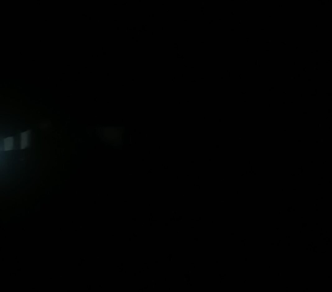 अघोषित बिजली कटौती से ग्रामीण परेशान, जनप्रतिनिधियों की चुप्पी पर उठे सवाल