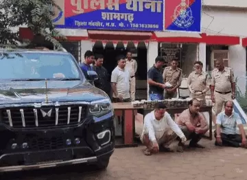 मंदसौर में बड़ी कार्रवाई: पुलिस ने स्कॉर्पियो से पकड़े 1.29 करोड़ रुपए कैश, यूपी के दो लोगों समेत तीन गिरफ्तार